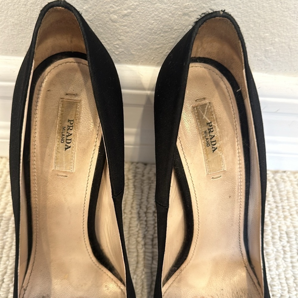 Prada satin black heels. Size 39 1/2 - Picture 3 of 11